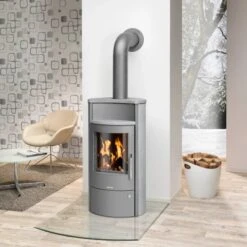 Kaminofen Oranier Pori Aqua 10 KW Wasserführend -Angebote Morsø Store Kaminofen Oranier Pori Aqua Speckstein Korpus Stahl Gussgrau Ambient 900x900